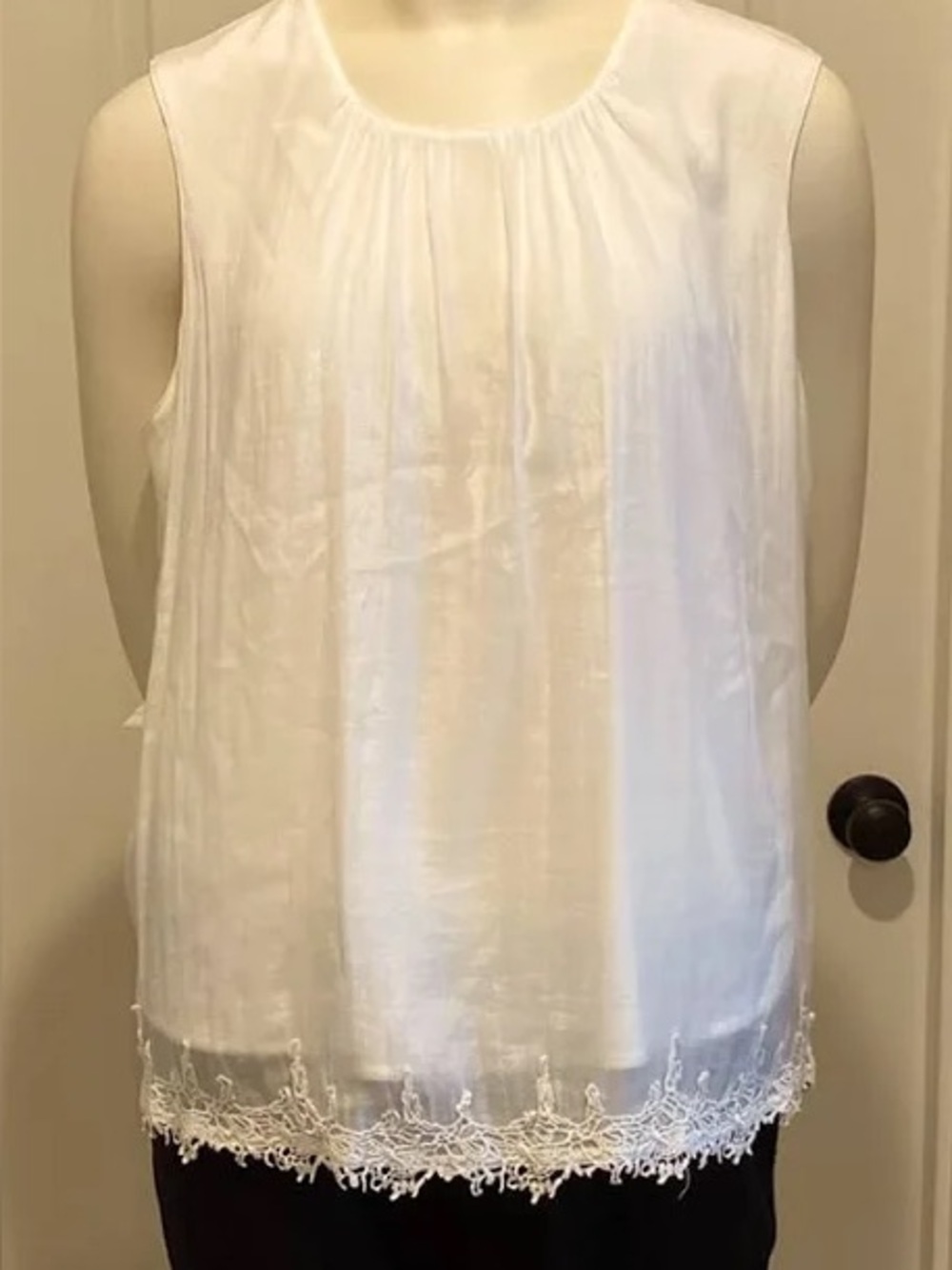 Coldwater Creek: XXL, winter White Sleeveless Lace-Hem Top